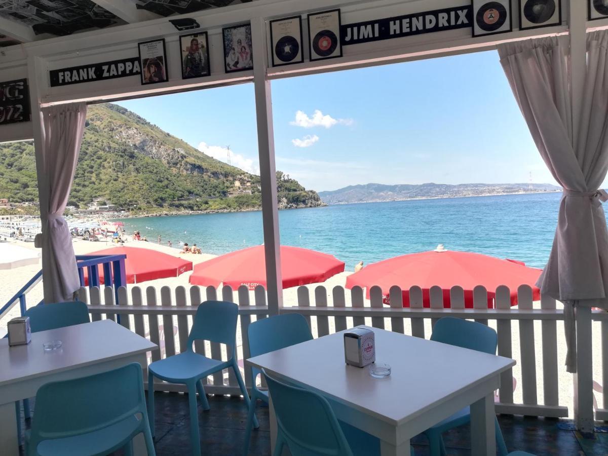 B&B A Due Passi Dal Mare ชิลลา ภายนอก รูปภาพ